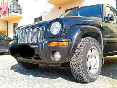Usata Jeep Cherokee Limited 143 CV (105 kW) 2004 Nero SUV