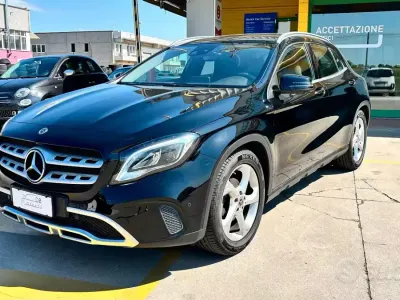 Usata Mercedes GLA180 Premium 122 CV (89 kW) 2018 Nero SUV