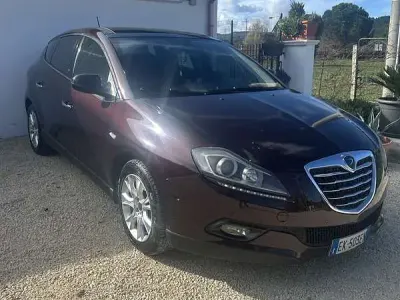 Begagnad Lancia Delta Platinum 189 HK (139 kW) 2011 Halvkombi