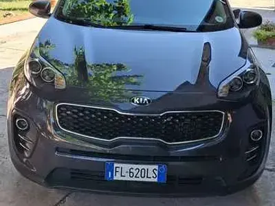 Usata Kia Sportage Style 141 CV (103 kW) 2018 Grigio SUV