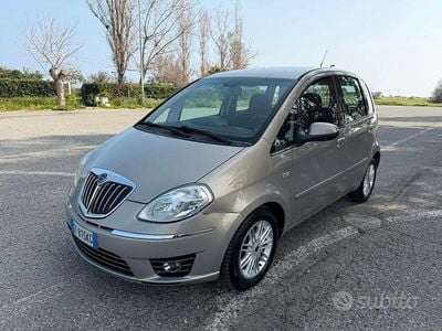 Usata Lancia Musa 95 CV (69 kW) 2011 Grigio Monovolume