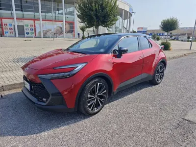 Usata Toyota C-HR Lounge 140 CV (102 kW) 2025 SUV