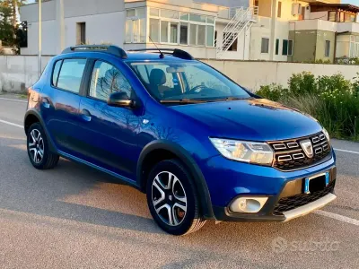 Usata Dacia Sandero Stepway 101 CV (74 kW) 2020 Blu Berlina