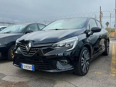Begagnad Renault Clio V Initiale Paris 130 HK (95 kW) 2019 Svart Sedan