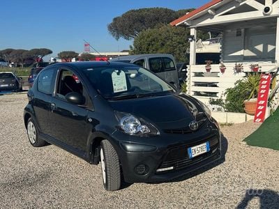 Usata Toyota Aygo Connect Style 68 CV (50 kW) 2012 Grigio Utilitaria