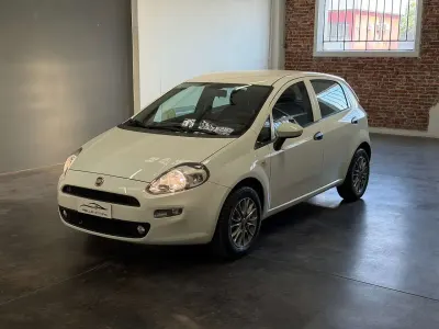 Usata Fiat Punto Lounge 77 CV (56 kW) 2017 Bianco Utilitaria