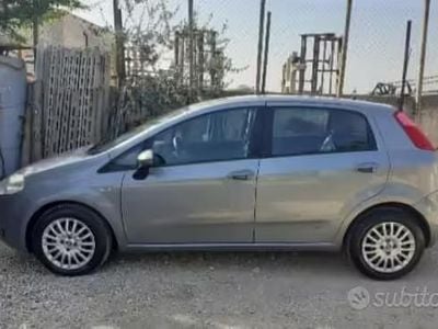 Usata Fiat Grande Punto 75 CV (55 kW) 2007 Grigio Utilitaria