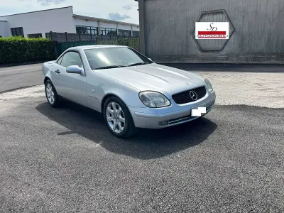 Usata Mercedes SLK200 192 CV (141 kW) 1998 Argento Cabrio