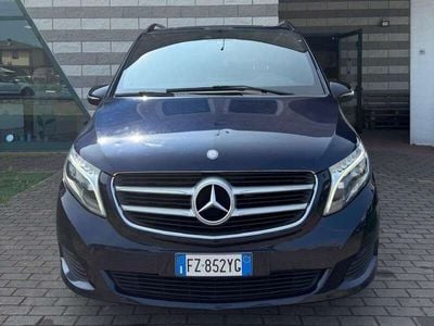 Mercedes V220