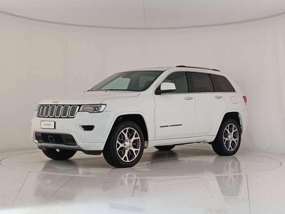 Usata Jeep Grand Cherokee Overland 250 CV (183 kW) 2019 Bright white SUV