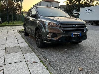 Usata Ford Kuga ST-Line 120 CV (88 kW) 2019 Grigio SUV