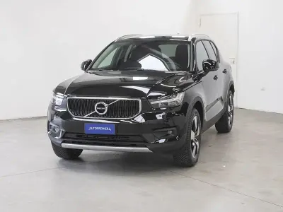 Usata Volvo XC40 Momentum 163 CV (119 kW) 2021 Nero SUV