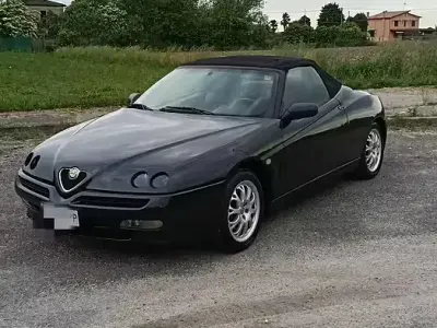 Usata Alfa Romeo Spider 150 CV (110 kW) 1996 Nero Cabrio