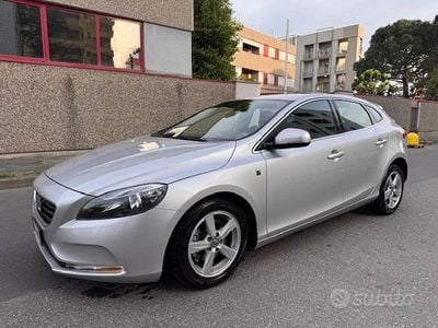 Usata Volvo V40 116 CV (85 kW) 2015 Grigio Berlina
