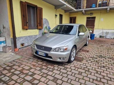 Usata Lexus IS200 155 CV (114 kW) 2001 Argento Berlina