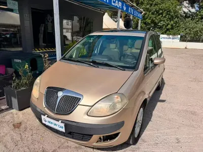 Usata Lancia Musa 90 CV (66 kW) 2007 Giallo Monovolume