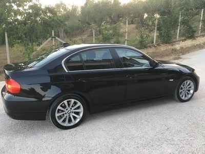 Usata BMW 320 177 CV (130 kW) 2010 Nero Berlina