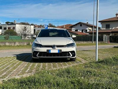 Usata VW Polo R-line 95 CV (69 kW) 2024 Grigio Utilitaria