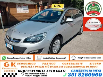 Usata Opel Astra Cosmo 140 CV (102 kW) 2015 Grigio Station wagon