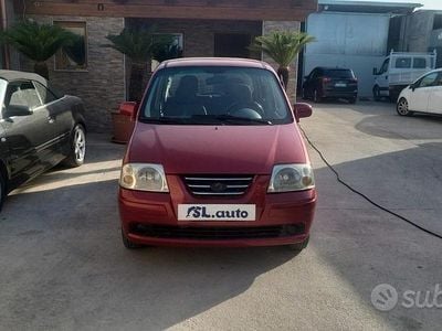 Usata Hyundai Atos Comfort 59 CV (43 kW) 2004 Rosso Utilitaria