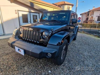 usata Jeep Wrangler Unlimited 2.8 CRD Sahara Auto usato