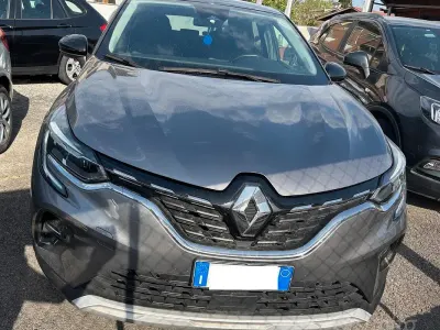 Begagnad Renault Captur Equilibre 92 HK (67 kW) 2023 Grå SUV