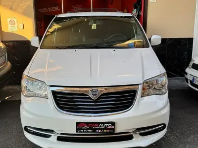 Usata Lancia Voyager Platinum 177 CV (130 kW) 2015 Bianco Monovolume
