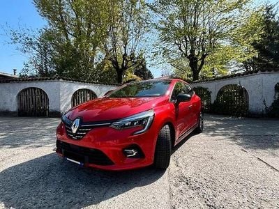 Begagnad Renault Clio V Techno 101 HK (74 kW) 2023 Röd Sedan