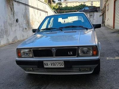 Usata Lancia Delta 75 CV (55 kW) 1991 Grigio Utilitaria