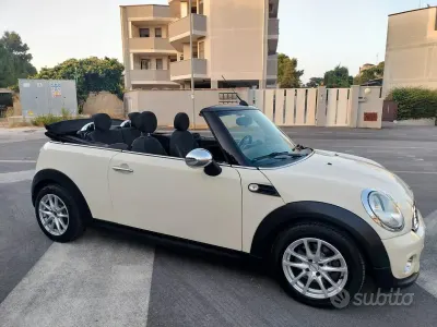 Usata Mini Cooper Cabriolet 98 CV (72 kW) 2011 Beige Cabrio