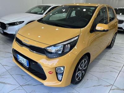 Usata Kia Picanto X-Line 67 CV (49 kW) 2023 Giallo Utilitaria