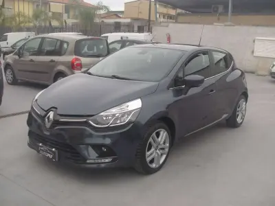 Usata Renault Clio IV Zen 73 CV (53 kW) 2017 Grigio Berlina