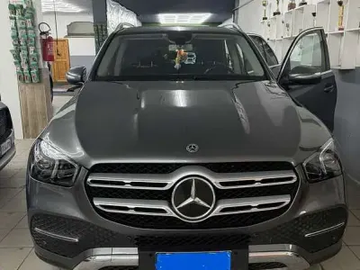 Usado Mercedes GLE300 Premium Plus 245 CV (180 kW) 2020 Gris SUV