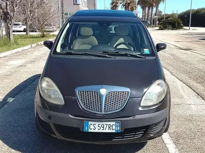 Usata Lancia Musa 101 CV (74 kW) 2005 Bronzo Monovolume