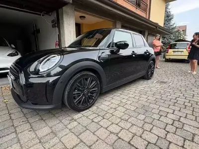 Brugt Mini Cooper 75 HK (55 kW) 2023 Sort Hatchback