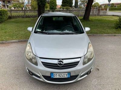 usata Opel Corsa 1.4 16V 3porte Enjoy
