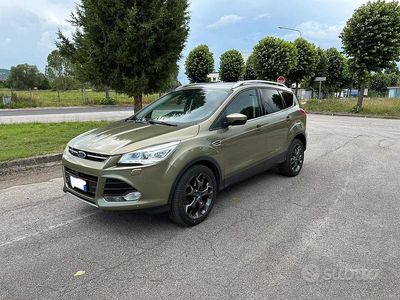 Usata Ford Kuga 163 CV (119 kW) 2013 Verde SUV