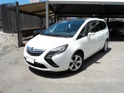 Usata Opel Zafira Tourer Cosmo 150 CV (110 kW) 2014 Bianco Monovolume