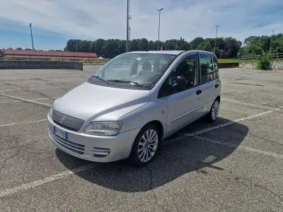 Usata Fiat Multipla Emotion 120 CV (88 kW) 2008 Argento Monovolume