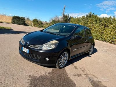 Usata Renault Clio III R.S. 197 CV (144 kW) 2006 Nero Utilitaria