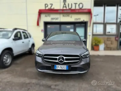 Usata Mercedes B180 136 CV (100 kW) 2020 Grigio Utilitaria