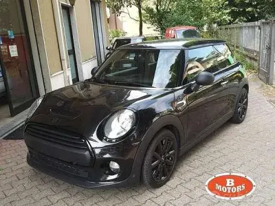 Usata Mini ONE 102 CV (75 kW) 2017 Nero Utilitaria