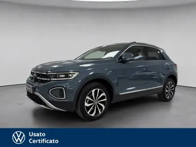 Usata VW T-Roc Style 150 CV (110 kW) 2023 Blu / pastello SUV