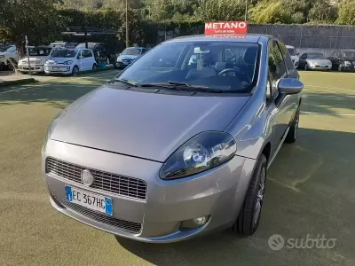 Usata Fiat Grande Punto Active 69 CV (50 kW) 2010 Grigio Utilitaria