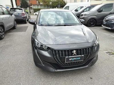 Gebraucht Peugeot 208 Active 102 PS (75 kW) 2023 Grau Kleinwagen