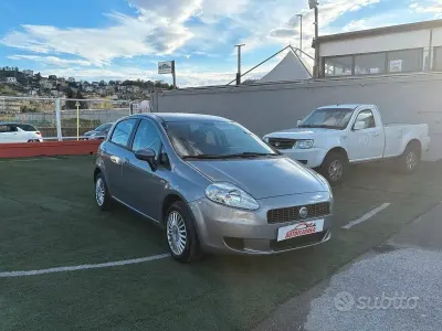 Usata Fiat Grande Punto 77 CV (56 kW) 2006 Grigio Utilitaria