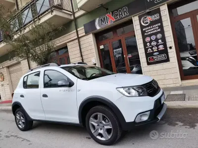 Usata Dacia Sandero Stepway 90 CV (66 kW) 2018 Bianco Berlina