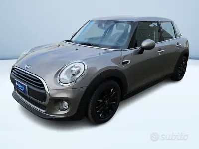 Begagnad Mini One D Business 95 HK (69 kW) 2018 Halvkombi