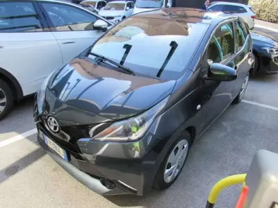Usata Toyota Aygo X-play 69 CV (50 kW) 2018 Grigio Utilitaria