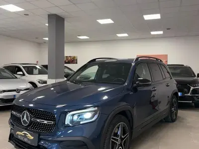 Käytetty Mercedes GLB220 Premium 190 HP (139 kW) 2021 Sininen Katumaasturi